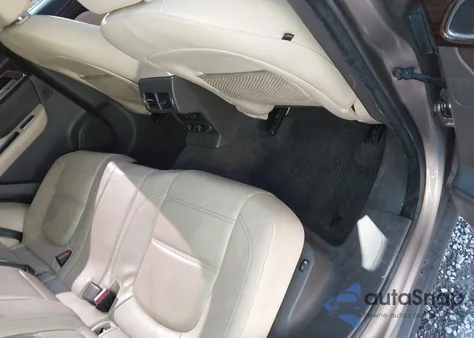 2017 Jaguar F-Pace 35T Prestige from USA, damaged, VIN SADCK2BV7HA489793